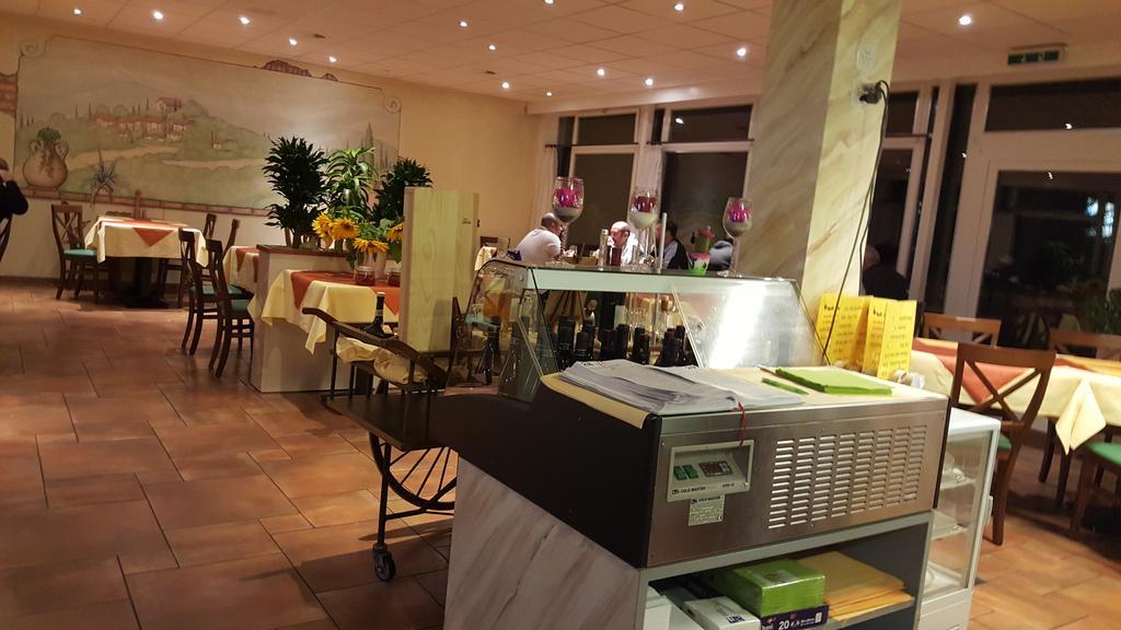 马尔蒙蒂酒店 巴瑟尔斯多夫 外观 照片